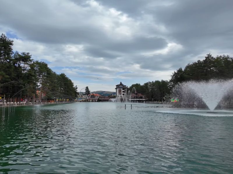 Prikaz Zlatiborskog veštačkog jezera